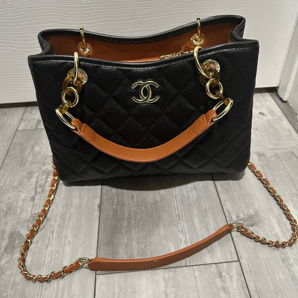 Cute two tone purse. Unused